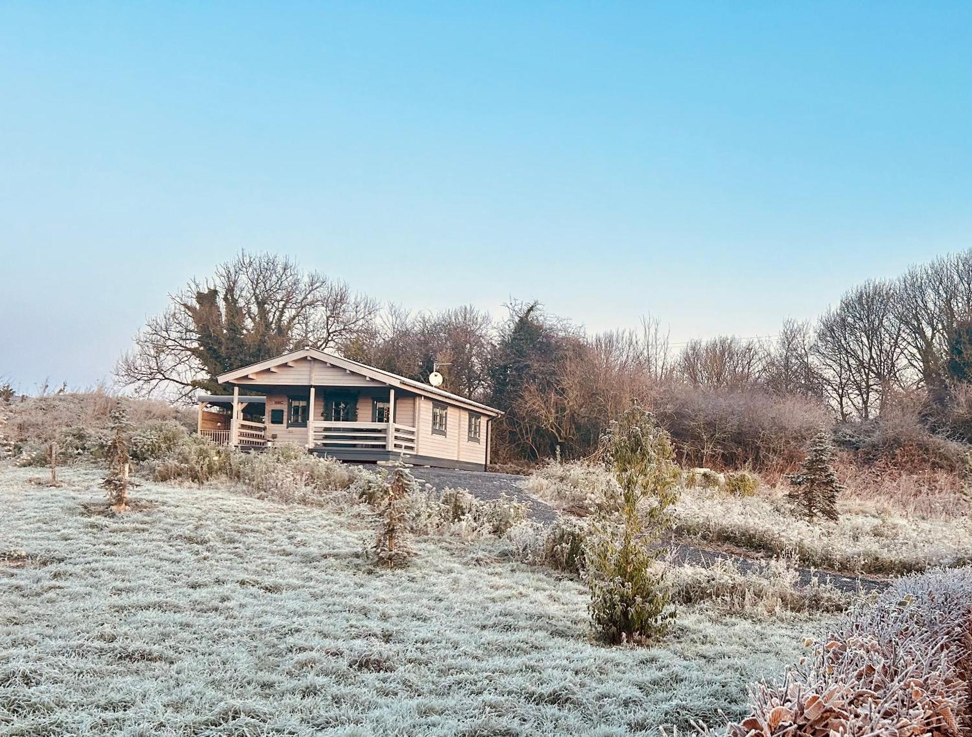 Little Rock Retreat Log Cabin With Hot Tub Castletown Gheoghegan Bagian luar foto