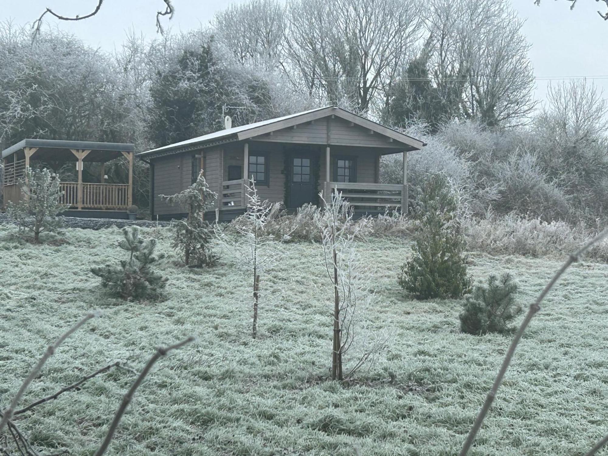 Little Rock Retreat Log Cabin With Hot Tub Castletown Gheoghegan Bagian luar foto
